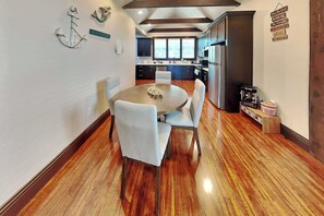House (2 Bedrooms) | Property amenity - The Magalena by Ryson Vacation Rentals (Galveston)