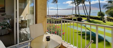 Condo (2 Bedrooms) | Front of property