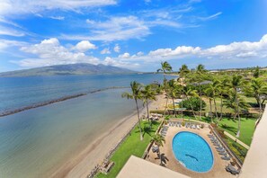 Condo (2 Bedrooms) | Property amenity