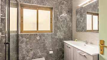 Dusche, Handtücher, Seife, Shampoo