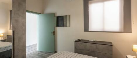 2 室のベッドルーム、WiFi (無料)、ベッドシーツ