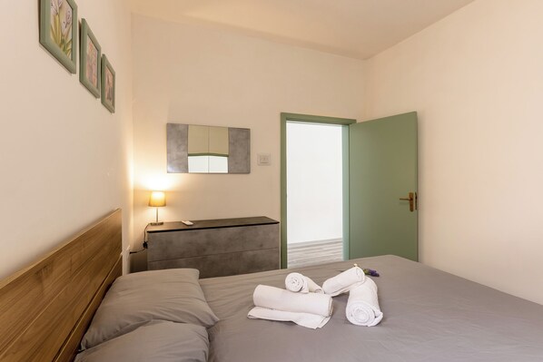 2 bedrooms, free WiFi, bed sheets - Sea & Valley Riva Court Apt Marsalforn (Zebbug)
