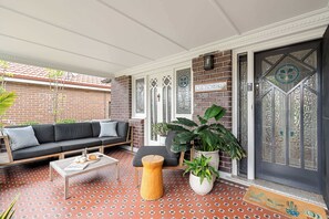 Unclassified image, 2 of 47, button