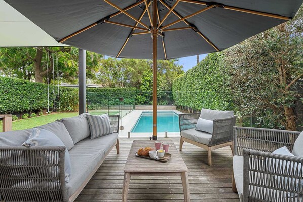 Unclassified image, 1 of 47, button