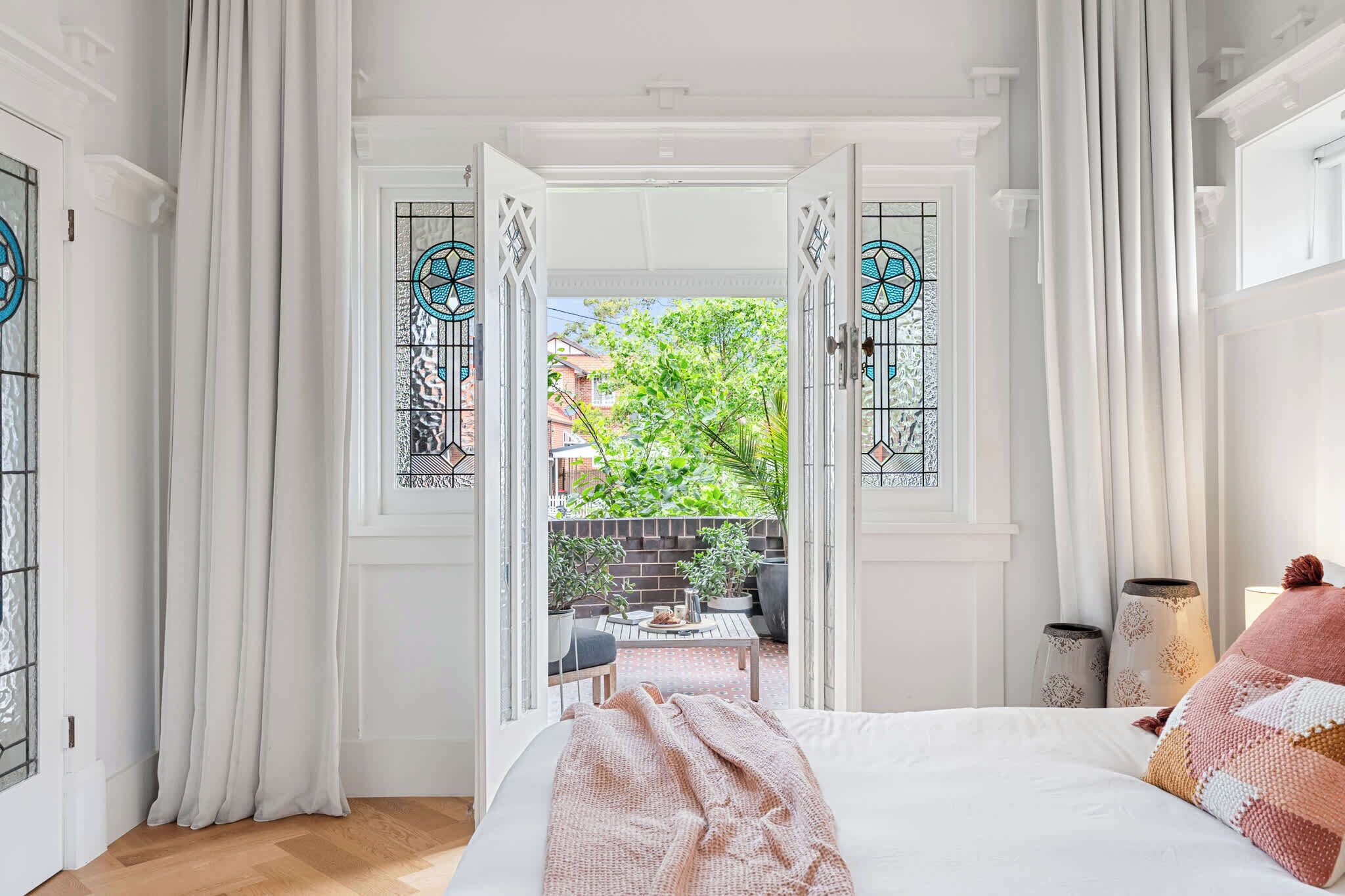 3 bedrooms, desk, iron/ironing board, travel cot