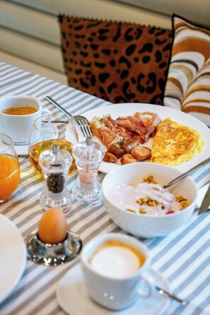 Tägliches inbegriffenes Frühstücksbuffet