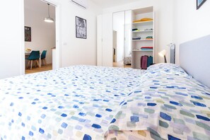 1 chambre, fer et planche à repasser, lit parapluie, Wi-Fi