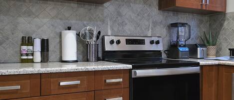 微波炉、烤箱、炉灶