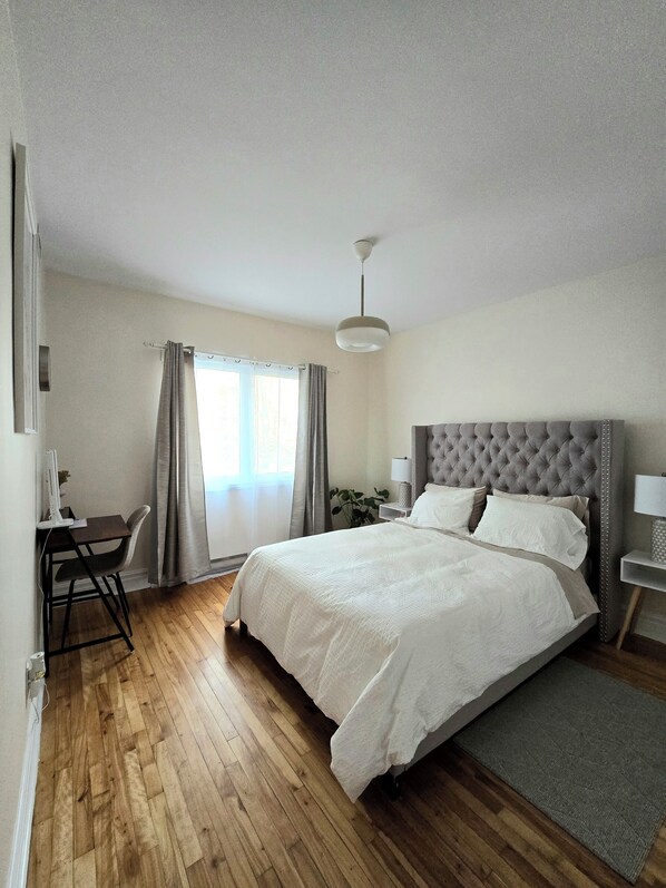 2 bedrooms, iron/ironing board, WiFi, bed sheets - Charming 2-bedroom, sleeps 6. Central, Family & PetFriendly, FREEParking (Montréal)