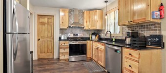 Waterfront Beaver Lake Cabin Retreat