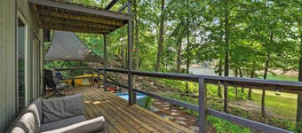 Waterfront Beaver Lake Cabin Retreat