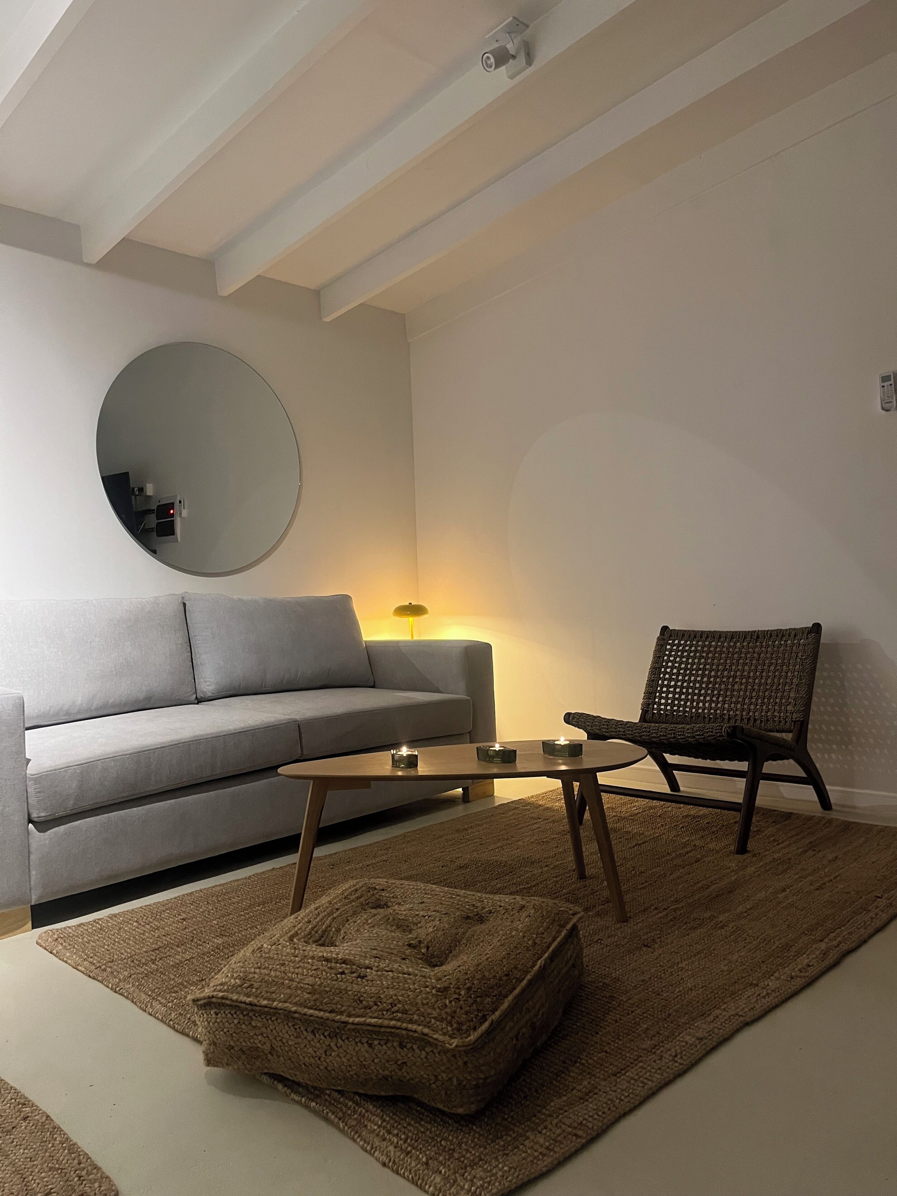 基本開放式客房, 露台, 山景 | 客廳 | 電視