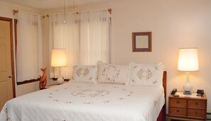 3 bedrooms - Beach Haven - comfortable oceanfront home (Topsail Beach)