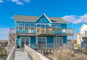 Exterior - Family Tides - 4 BR / 3 BA Oceanfront Home (North Topsail Beach)