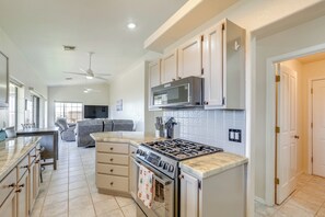 House (3 Bedrooms) | Interior