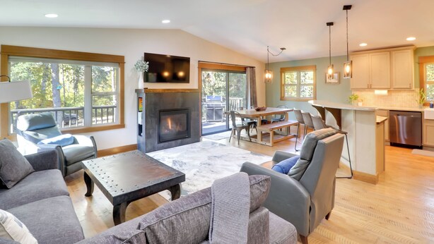 Apartment (3 Bedrooms) | Front of property
