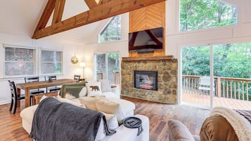 House (2 Bedrooms) | Front of property