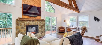 Wolf Laurel Escape: Village Club & Scenic Views!