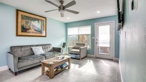 Interior - Riverfront Unit w/ Shared Pool & Dock in Melbourne (Melbourne)