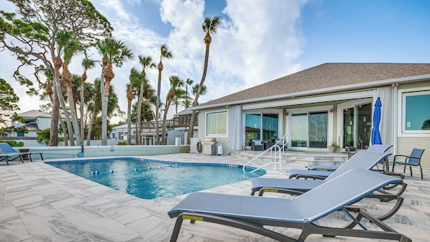 Pool - Riverfront Unit w/ Shared Pool & Dock in Melbourne (Melbourne)