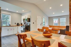 House (3 Bedrooms) | Interior - 3 Mi to Park Circle: North Charleston Abode! (North Charleston)