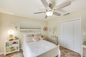 House (2 Bedrooms) | Interior - Fire Pit & Patios: Peaceful Alto Getaway! (Alto)