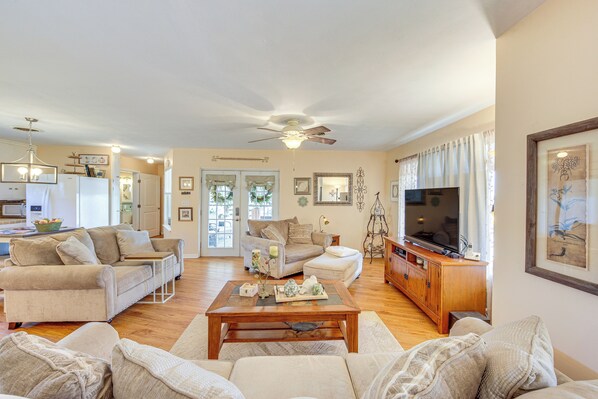 House (2 Bedrooms) | Interior