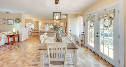 Fire Pit & Patios: Peaceful Alto Getaway!