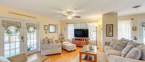House (2 Bedrooms) | Front of property