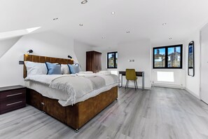 3 Schlafzimmer, Bügeleisen/Bügelbrett, Reisekinderbett, WLAN