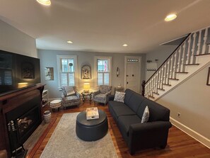 Télévision, cheminée