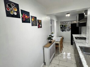 單棟房屋 | 私人廚房 | 雪櫃、微波爐、焗爐、爐具