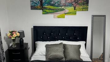 Nhà | 4 phòng ngủ, bàn ủi/dụng cụ ủi quần áo