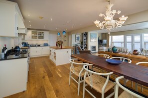 Fridge, microwave, oven, stovetop - Large Luxury water front property with private direct beach access and panoramic sea scapes from eve (Seaview)