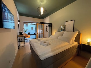 1 bedroom, WiFi, bed sheets