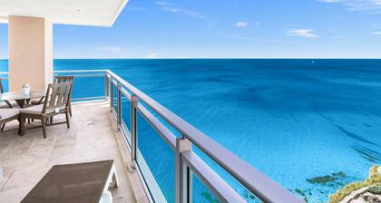 Charming 2-bedroom corner deluxe condo in Cupecoy with ocean and sunset view