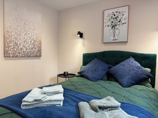 1 chambre, fer et planche à repasser, Wi-Fi, literie fournie