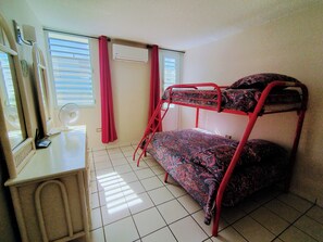 3 bedrooms, iron/ironing board, free WiFi, bed sheets - Ginger House. Charming 3-bedroom townhome, fast WiFi, A/C in enchanting Rincón (Rincón)