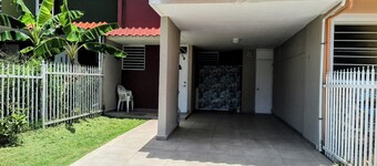 Ginger House. Charming 3-bedroom townhome, fast WiFi, A/C in enchanting Rincón