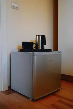 Desk, free WiFi - Ufo Rooms City Center (Tirana)