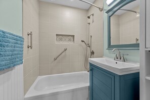 Shower, hair dryer, towels - Seas the Day #175 - 5 BR/2 BA 2nd Row House in Topsail Beach! Dog Friendly! (Topsail Beach)