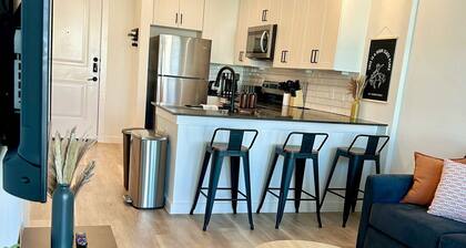 Charming 1BR Retreat - Walk to Gruene Hall + Upscale Amenities