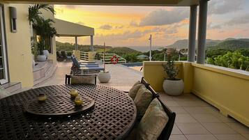 Vila, 2 quartos | Opções para refeição ao ar livre