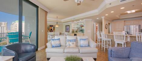 Condo, 2 Bedrooms | Living area