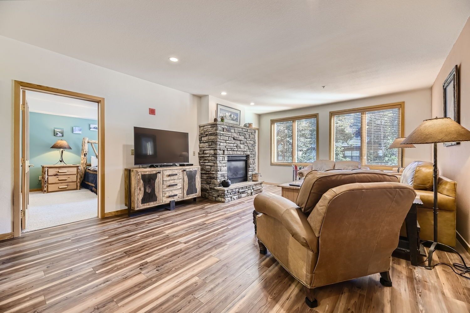 Condo, 2 Bedrooms | Living area | Smart TV
