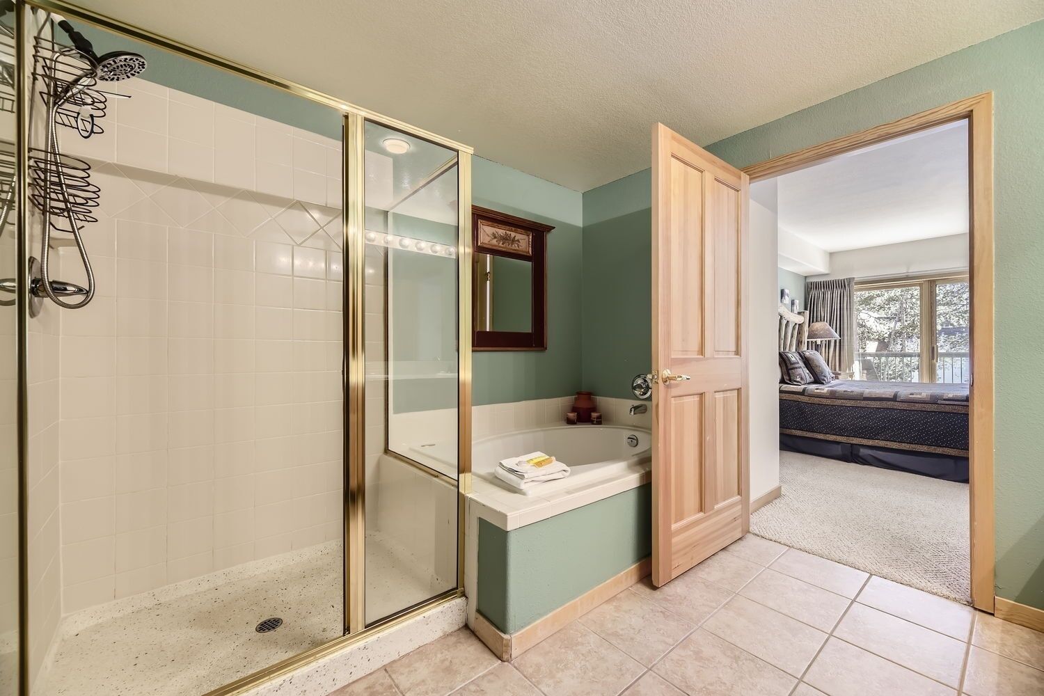 Condo, 2 Bedrooms | Bathroom | Towels, shampoo