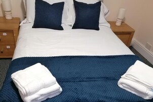 3 habitaciones, tabla de planchar con plancha y wifi gratis 