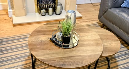 Charming 3BR House - Wifi, Parking, Pet Friendly