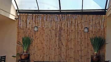 华丽双人房, 泳池景观 | 露台