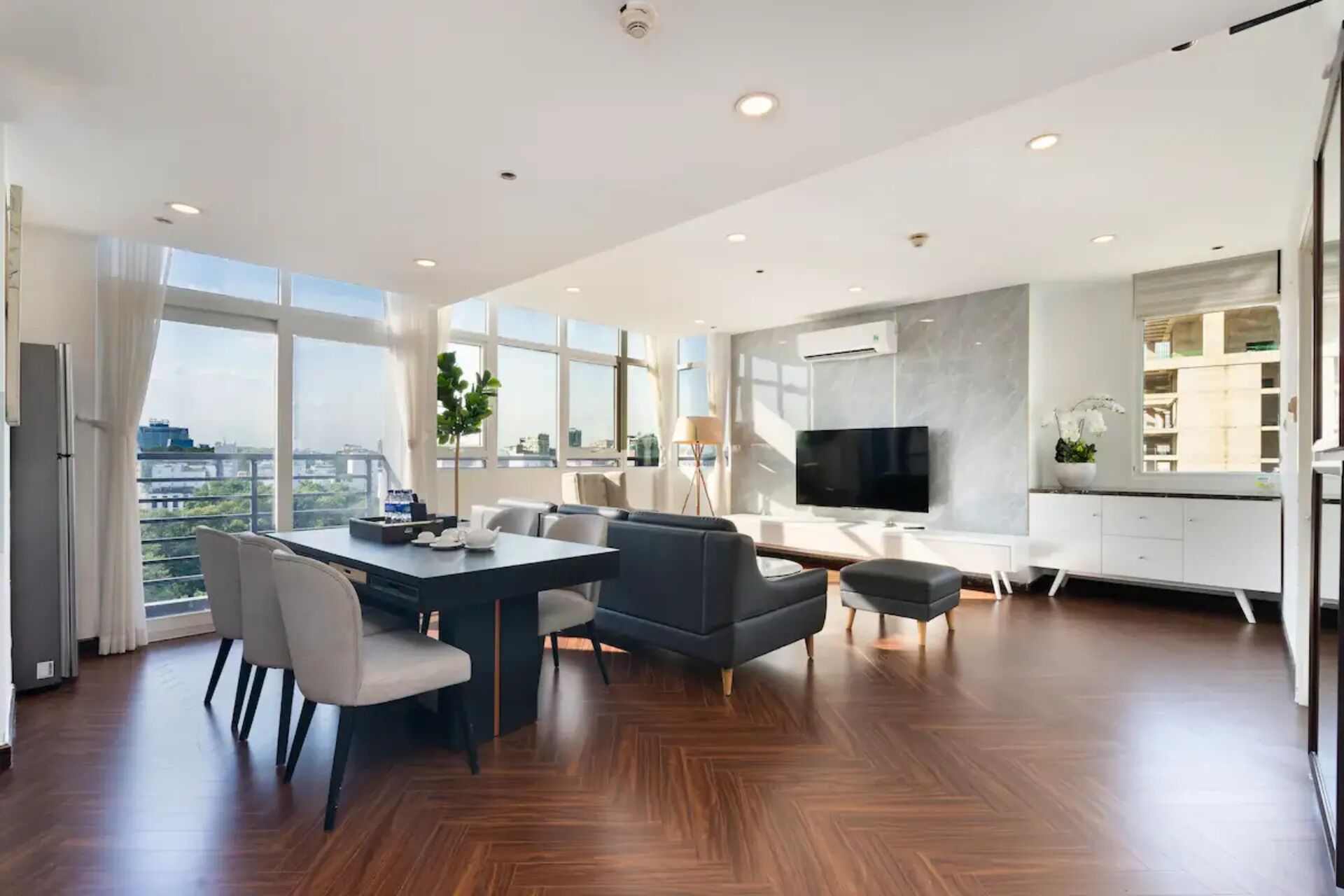 Deluxe Apartment, 3 Bedrooms, City View | Memory foam beds, in-room safe, desk, laptop workspace